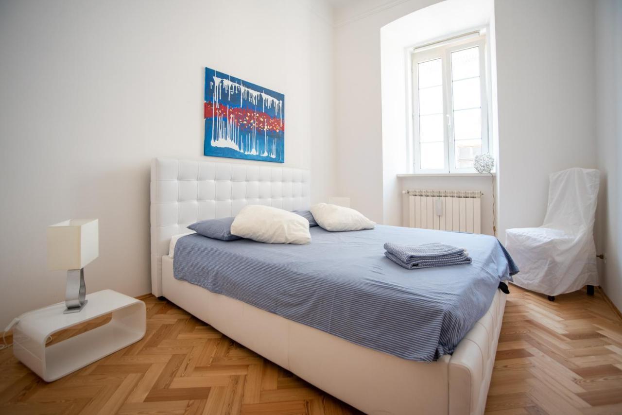 Art & History - New - Modern Classic Apartment Trieste Eksteriør bilde